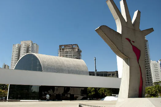 Memorial da América Latina homenageia personalidades da Semana de 22