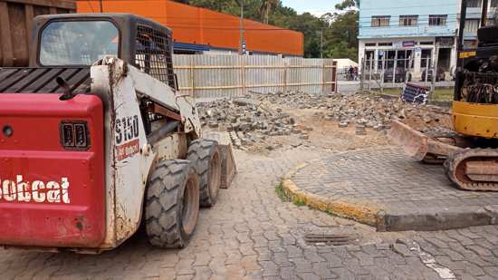 Obras começaram nesta segunda-feira