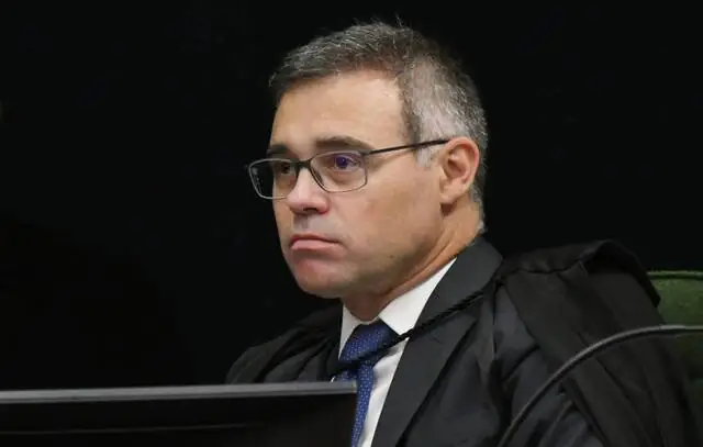 Mendonça absolve homem condenado a prisão por ‘furto de lixo’: ‘Crime impossível’