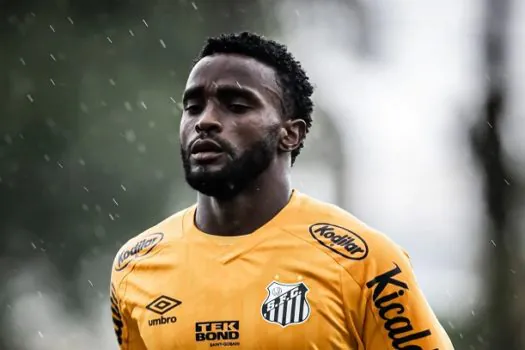 Mendoza sofre lesão na coxa e desfalca o Santos na Copa do Brasil