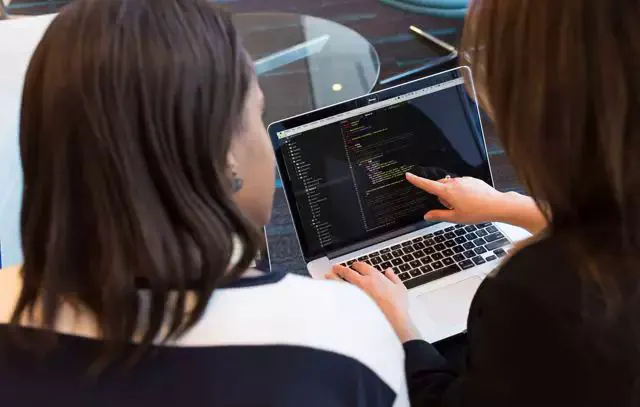 USP abre inscrições em cursos de astronomia e programação para meninas