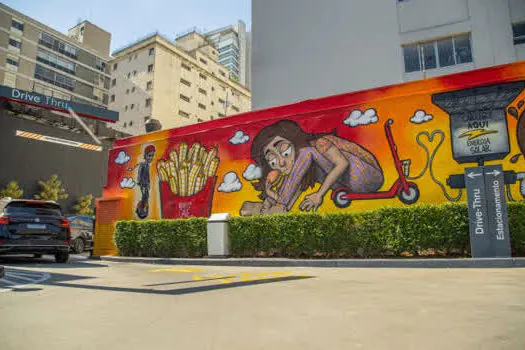 Méqui convida grafiteiros para transformarem o Drive-Tudo de restaurantes pelo Brasil