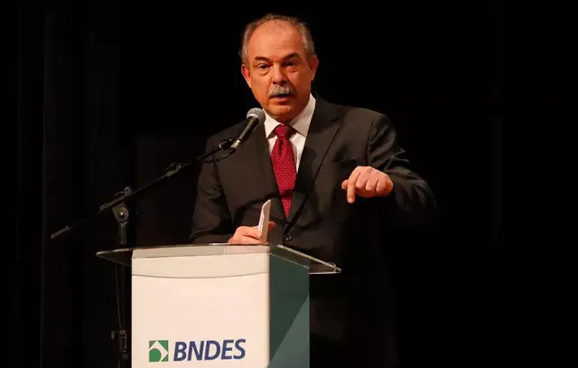 Mercadante: Precisamos tirar a BNDESPar do balanço do BNDES