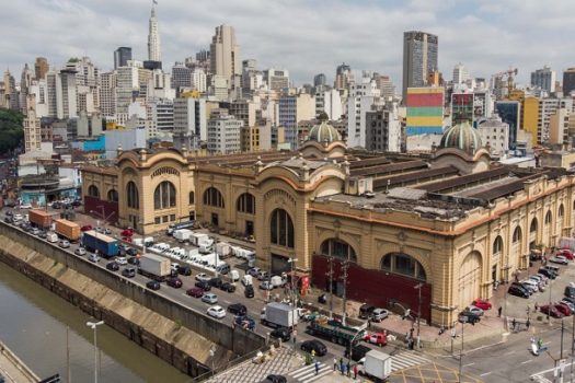 Mercadão de São Paulo recebe UniDown Instituto Social para oficina de Páscoa