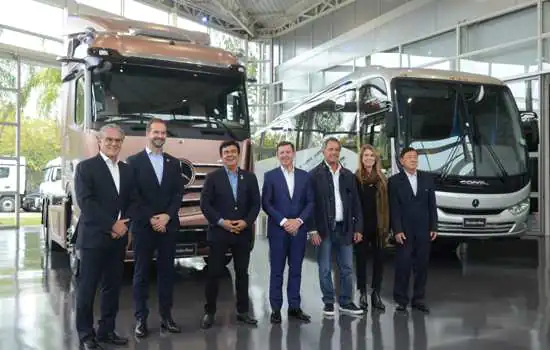 Mercedes-Benz recebe a visita de autoridades argentinas em sua fábrica de São Bernardo