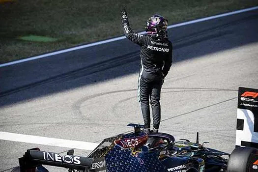 Hamilton conquista a sétima Pole Position em nove corridas