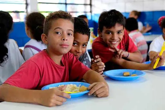 SP paga adiantado o benefício do Merenda em Casa a 49 mil alunos da região do ABC