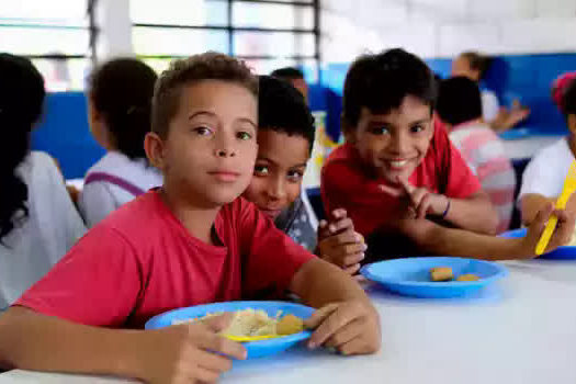 Governo de SP prorroga programa Merenda em Casa até dezembro