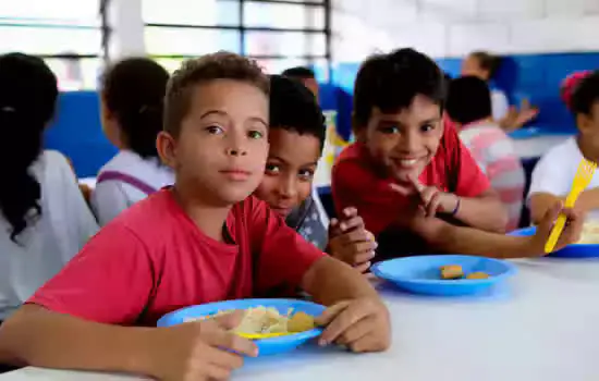 Governo de SP prorroga programa Merenda em Casa até dezembro