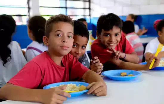 SP paga sexta parcela do Merenda em Casa para 51