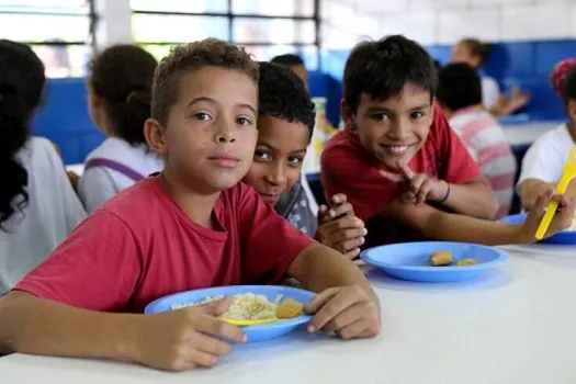 Educação SP inicia pagamento do Merenda em Casa para 59,4 mil alunos da rede estadual