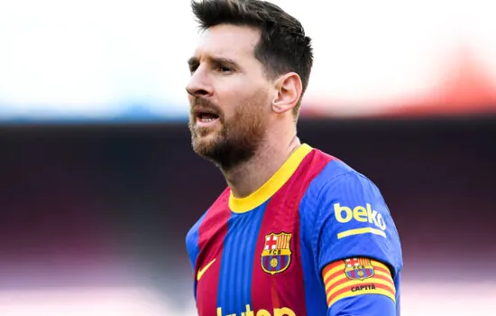 Torcedor do Barcelona aciona Justiça para impedir ida de Lionel Messi para o PSG