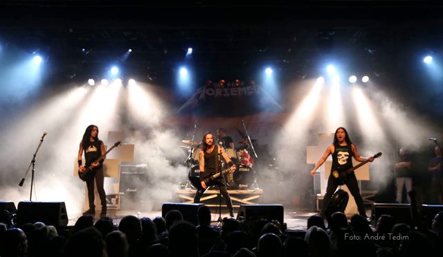 Teatro do Shopping Jardim Sul faz homenagem ao Metallica