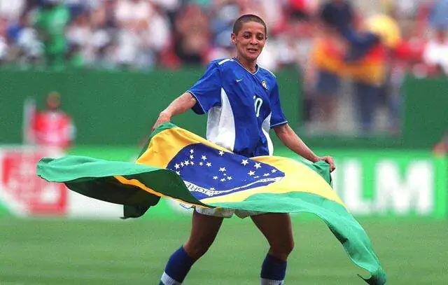 Metrô faz homenagem às mulheres no ano da 9ª edição da Copa do Mundo de Futebol Feminino