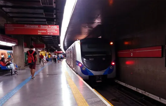 Metrô apresenta trem com tratamento antiviral