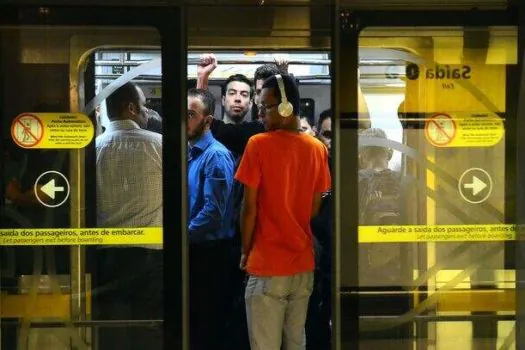 Linha 4-Amarela do metrô de SP enfrenta problemas pelo segundo dia consecutivo