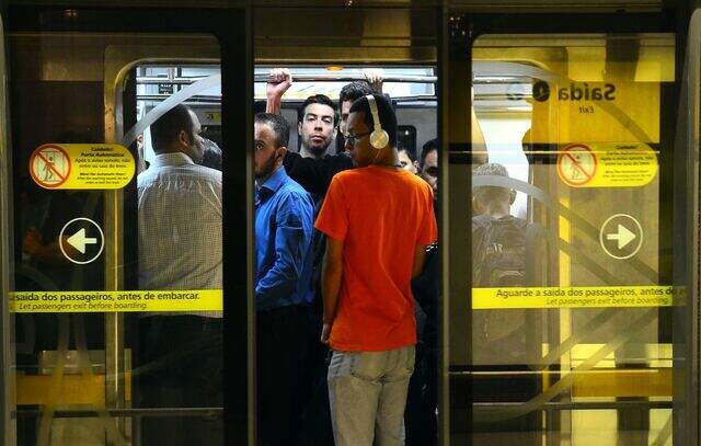 Linha 4-Amarela do metrô de SP enfrenta problemas pelo segundo dia consecutivo
