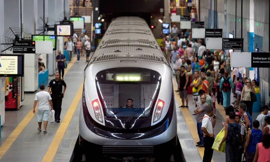 Metrô de SP funcionará durante a madrugada na virada do ano