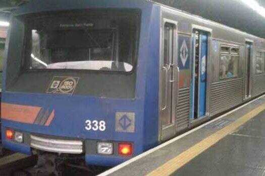 Metrô fecha todas as estações da linha 1-Azul