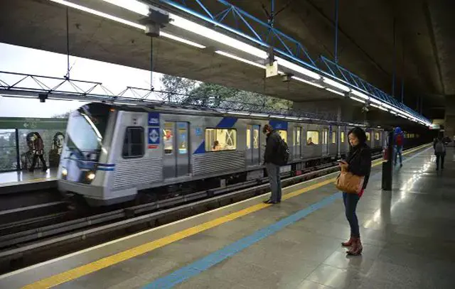 Estações se transformam em palco de ações educacionais