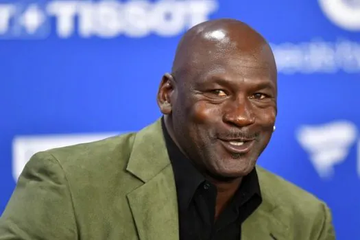 Michael Jordan vai vender Charlotte Hornets, da NBA, por US$ 3 bilhões