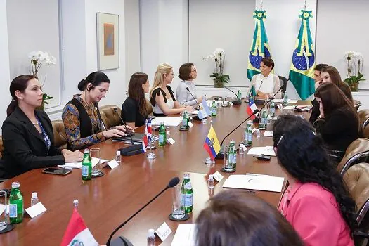 Michelle Bolsonaro se reúne com primeiras-damas de países da América Latina e Caribe