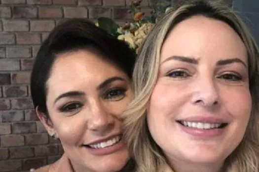 Michelle Bolsonaro tira foto com esposa de Guilherme de Pádua