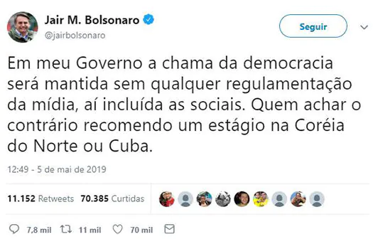 Após críticas a general, Bolsonaro diz que não vai regulamentar mídias sociais