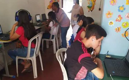 Microcamp e Visão Mundial oferecem oito mil bolsas para capacitação de jovens carentes