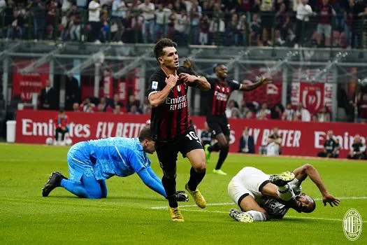 Milan derrota Juventus e cola no topo da classificação no Campeonato Italiano