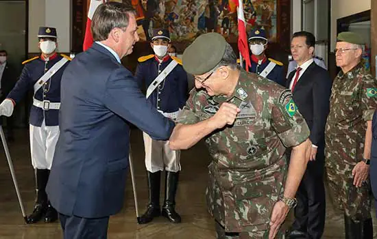 Militares dizem que Bolsonaro tentou usar prestígio das Forças Armadas