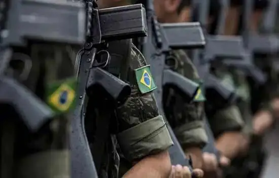 Dobra número de policiais e de militares candidatos