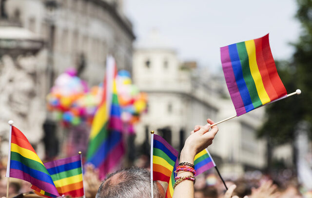 Mês do Orgulho: Empodera lança guia “Como somar na causa anti-LGBTfobia?”