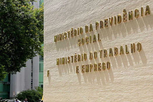 Operação Gaveteiro, da PF, mira em desvios no Ministério do Trabalho