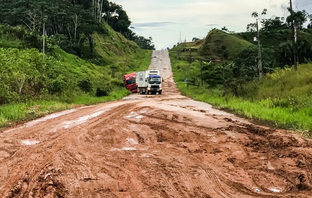 Ministério dos Transportes assina ordem de serviço para conservação da BR-364