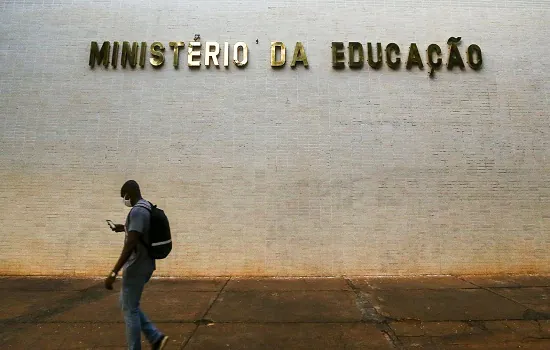 Abertas inscrições ao Bolsa Permanência