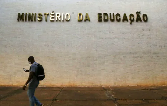 MEC lança campanha sobre cursos gratuitos para professores