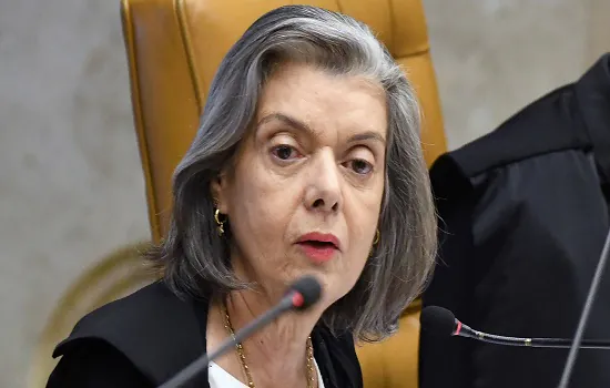 Cármen nega pedido que obriga Lira a analisar pedido de impeachment de Bolsonaro