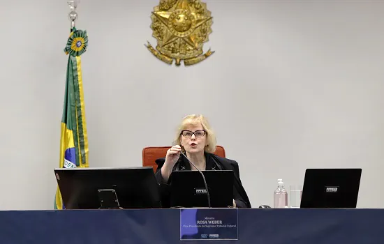 Rosa Weber dá 10 dias para Lira e Pacheco explicarem fundão de R$ 5