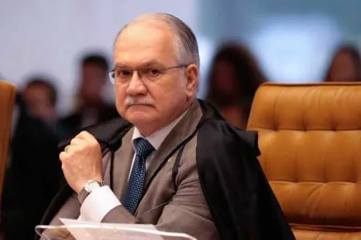 Fachin manda investigar suposta compra de apoio político para eleição de Cunha