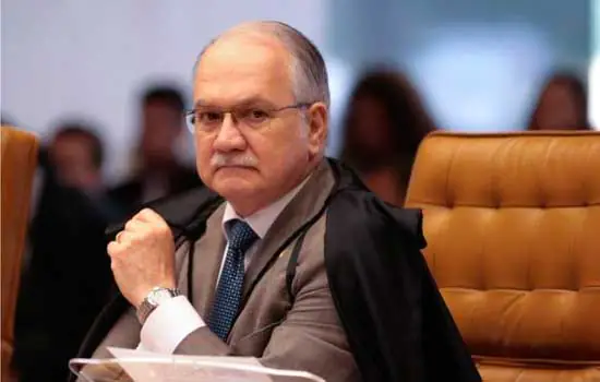 Fachin manda investigar suposta compra de apoio político para eleição de Cunha