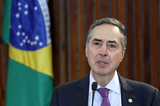 Ministro do STF Luís Roberto Barroso recebe alta hospitalar