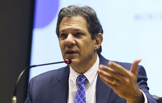 Haddad manda doar itens apreendidos pela Receita ao litoral paulista