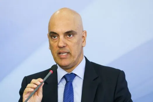 Moraes autoriza PF a abrir celulares de acusados por atos golpistas