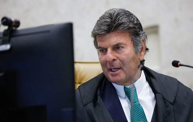 Ministro do STF suspende lei que cria Dia do Patriota em Porto Alegre
