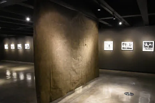 MIS abre exposição de Rogério Reis com a presença de participantes de oficina do IOK