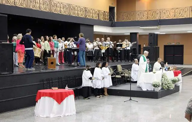 Tradicional Missa de Dia dos Pais no Aramaçan: Uma Celebração de Amor e Gratidão