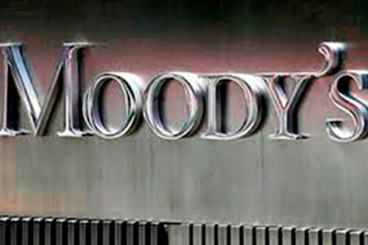 Monica de Bolle:corte do orçamento adia perda de grau de investimento na Moody’s