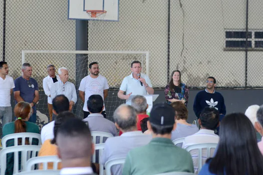 Prefeito Orlando Morando entrega escrituras no Jardim Nova América