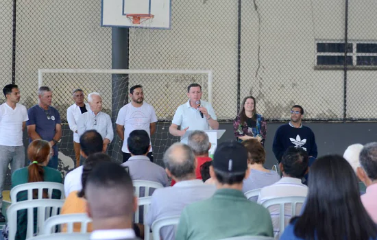 Prefeito Orlando Morando entrega escrituras no Jardim Nova América